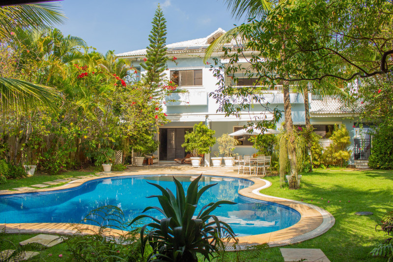 Casa no Condomínio Mansões